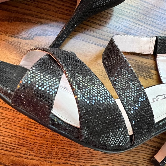 Sparkly black strappy sandal by Cararros size 7.5 - Picture 7 of 7